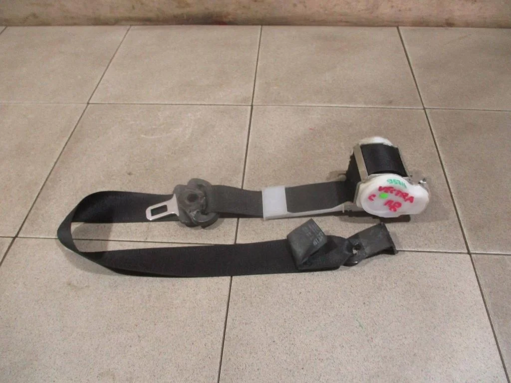 Ремень безопасности Opel Vectra 2005