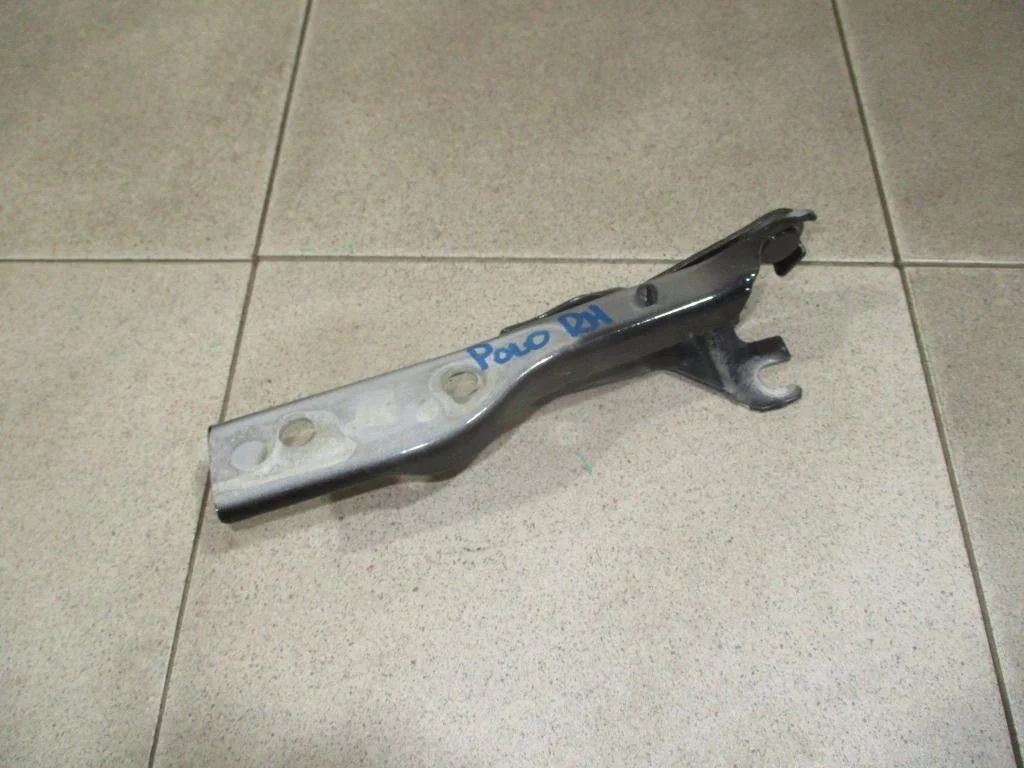 Петля капота правая Volkswagen Polo 5