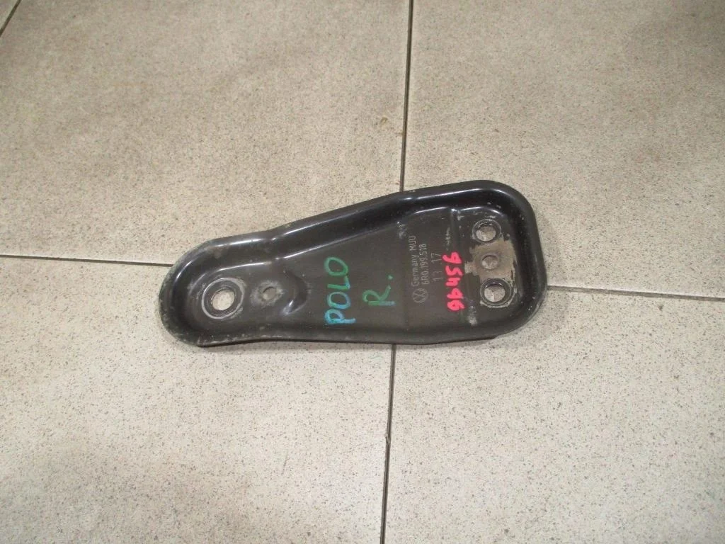 Кронштейн переднего рычага Volkswagen Polo 5