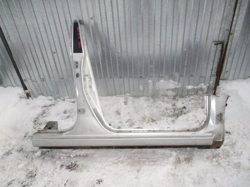 Порог со стойкой правый Toyota Corolla (E120)