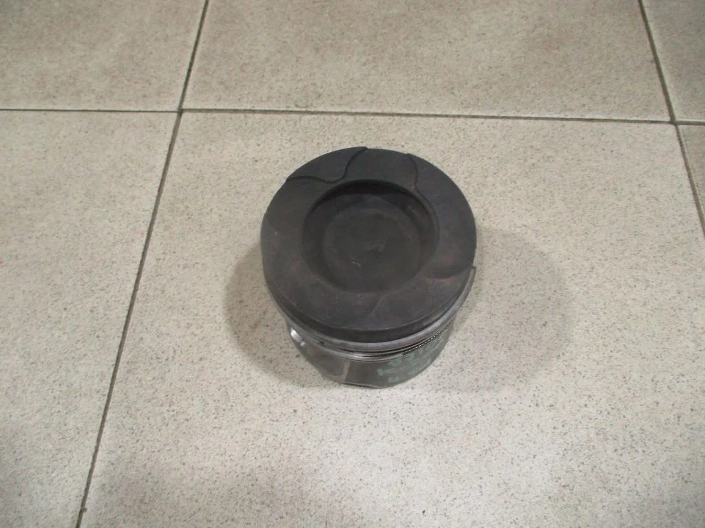 Поршень Toyota Land Cruiser 2008 J200