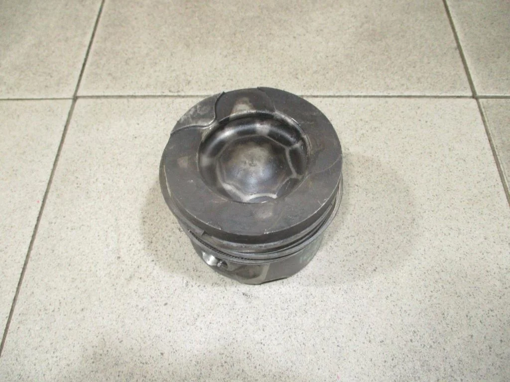 Поршень Toyota Land Cruiser 2008 J200