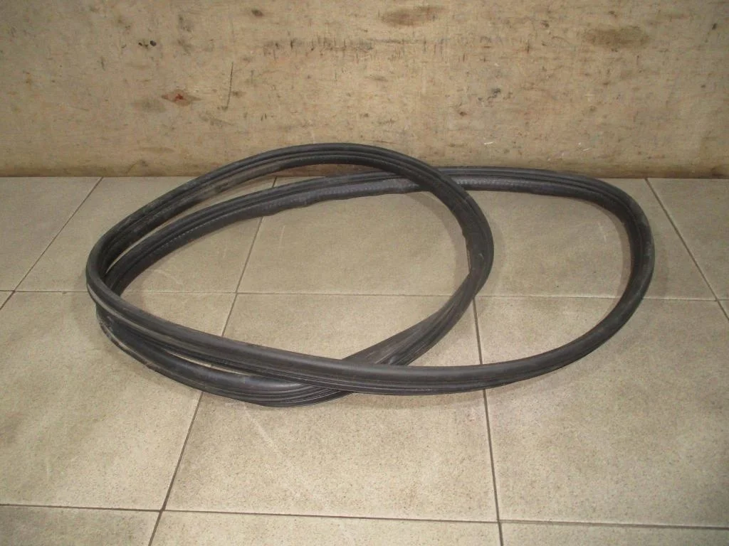 Уплотнитель двери Renault Megane 2