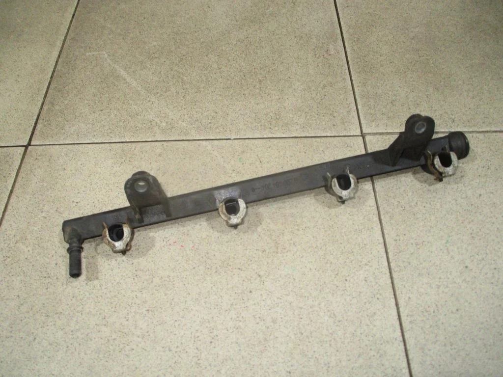 Рейка топливная Renault Logan 1 L90