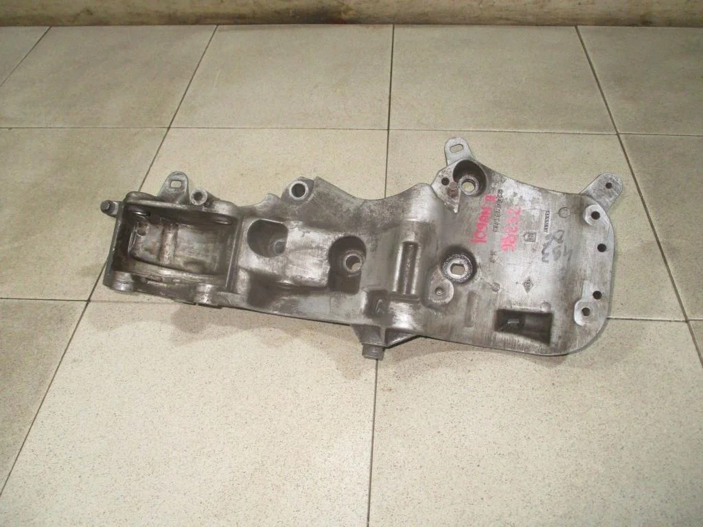 Кронштейн генератора Renault Logan 2 L52