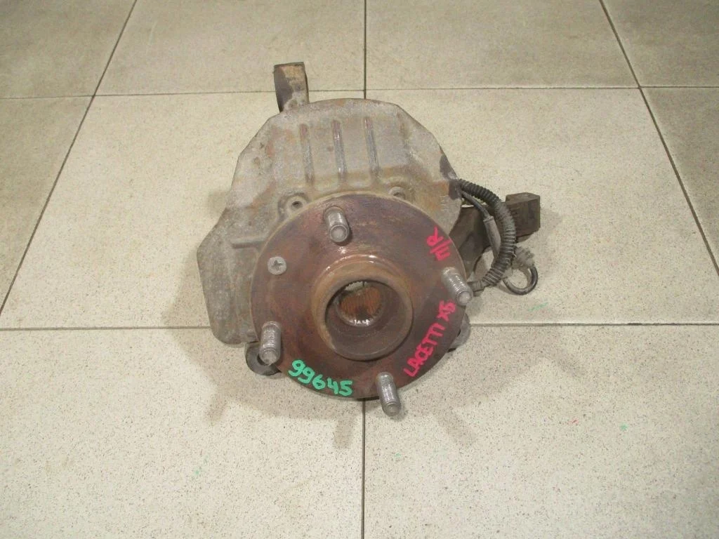 Кулак поворотный передний правый Chevrolet Lacetti J200