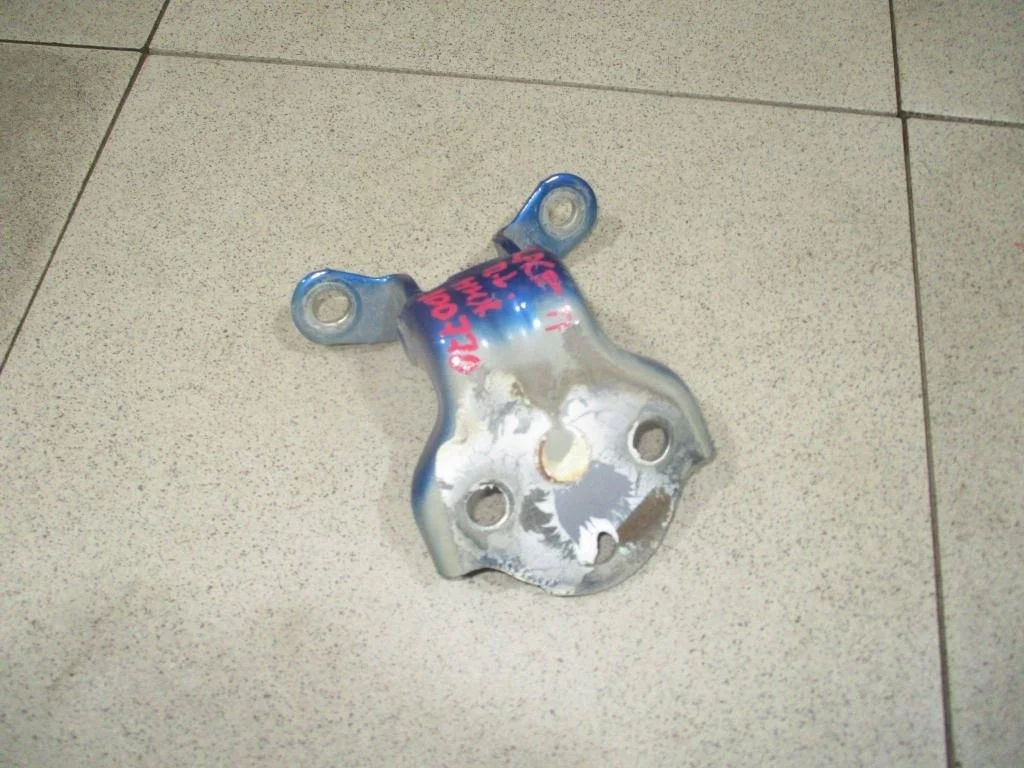 Петля двери передней Chevrolet Lacetti J200