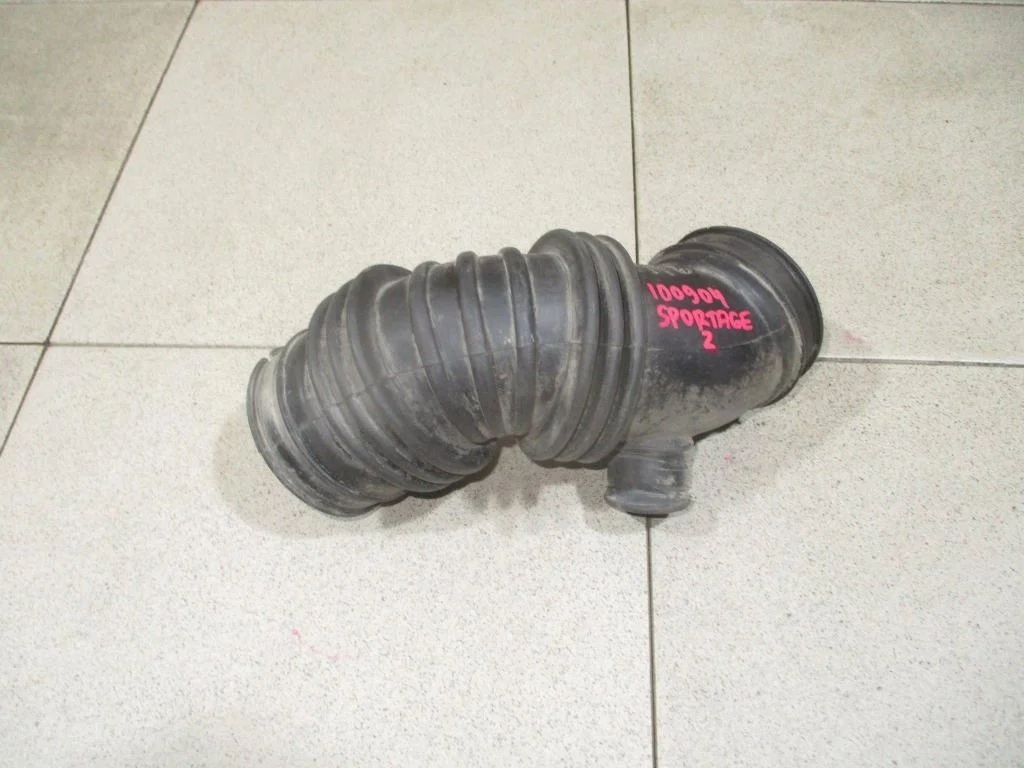 Патрубок воздушного фильтра Kia Sportage 2 2007 KM