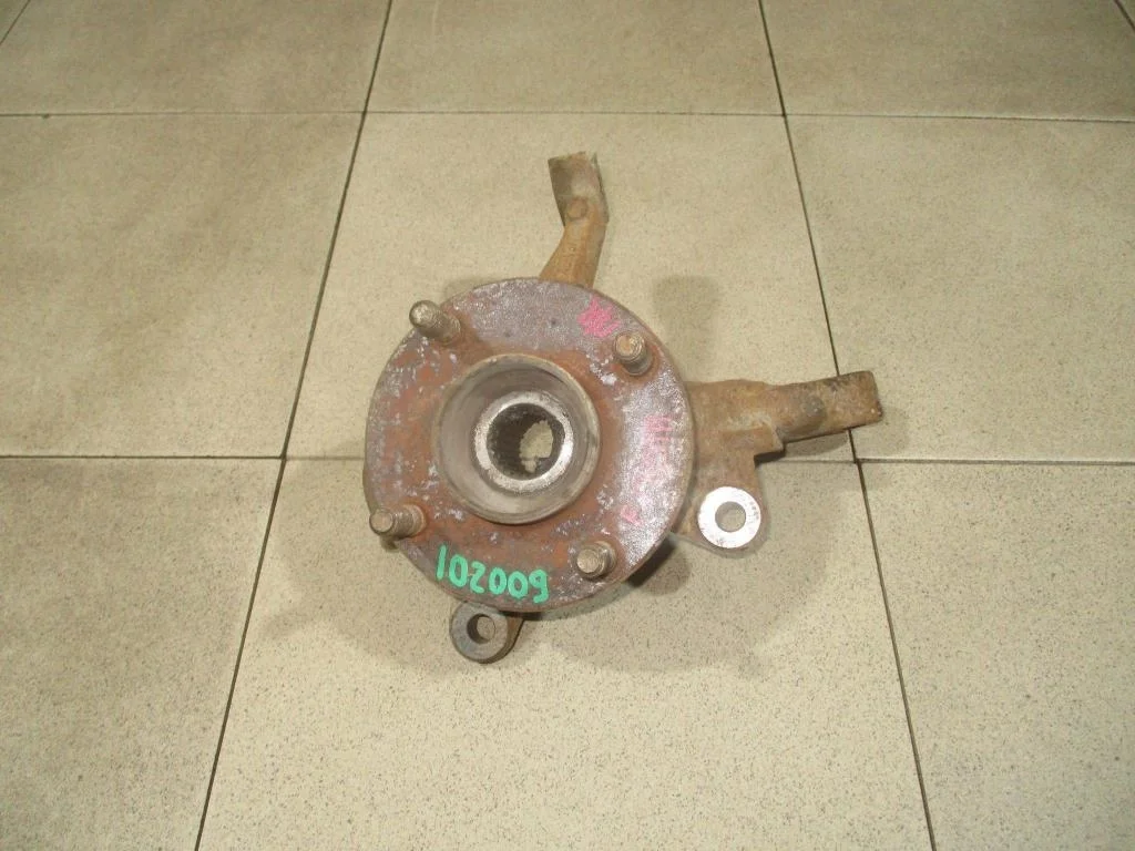Кулак поворотный передний правый Ford Fiesta 2008 VI