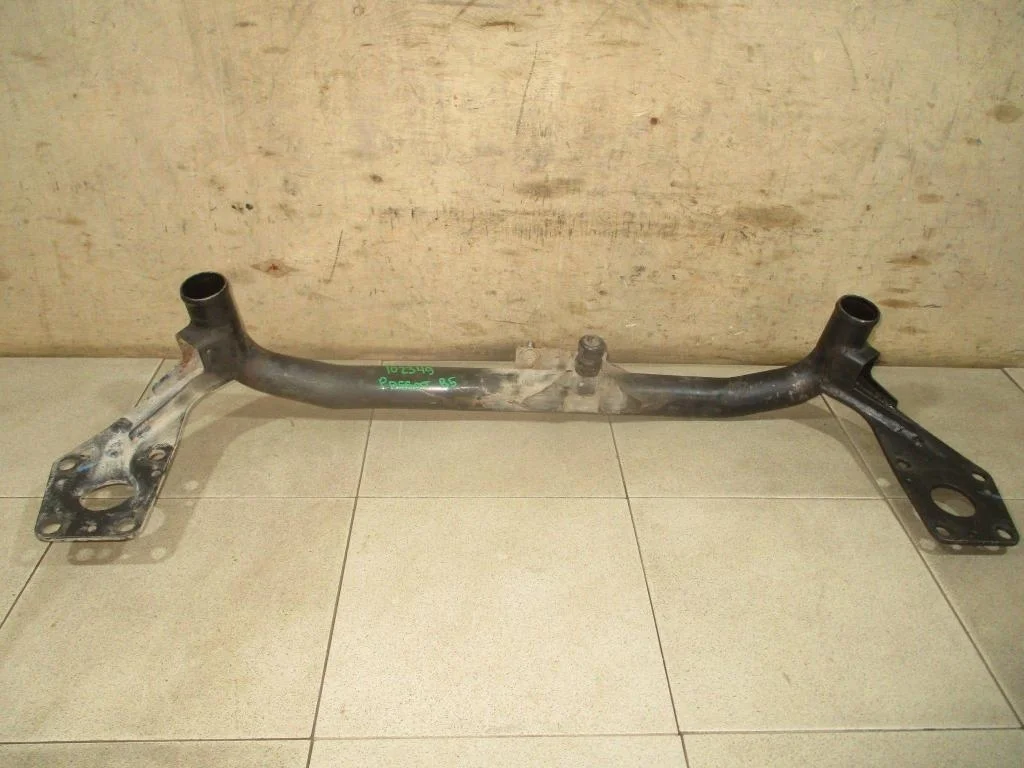 Балка подрадиаторная Volkswagen Passat 1999 (B5)