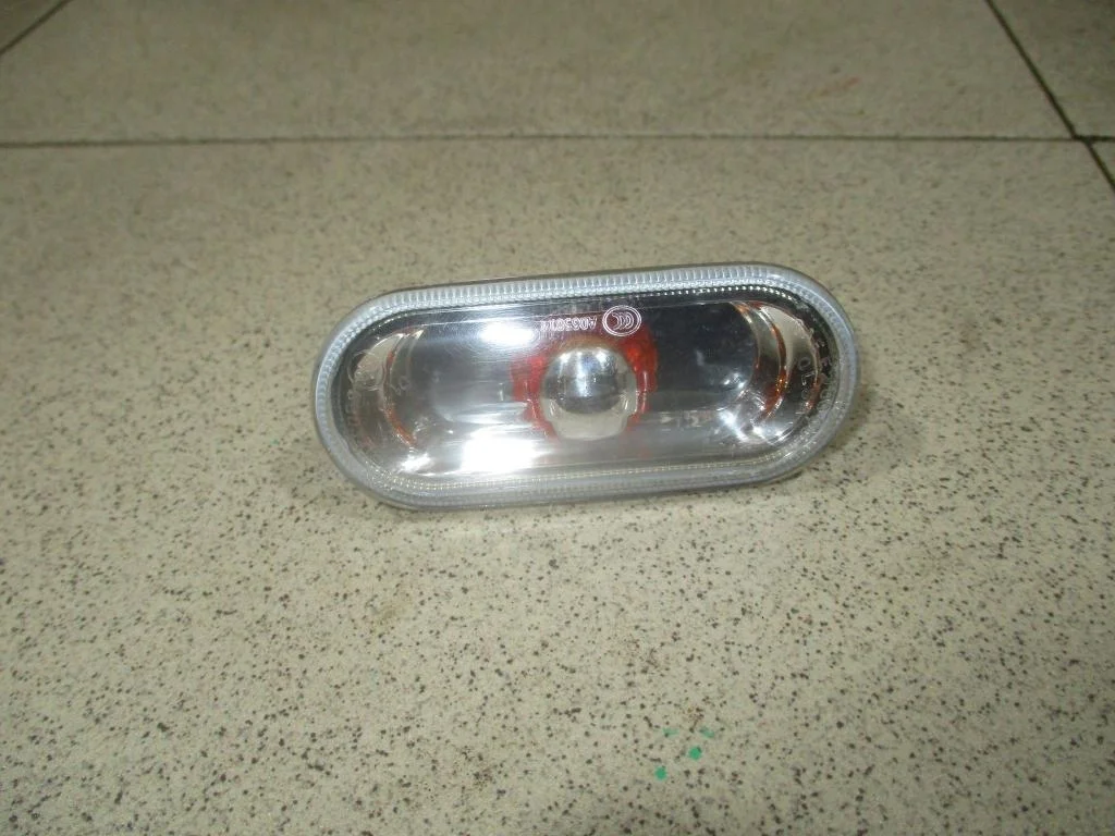 Повторитель на крыло Volkswagen Polo Sedan