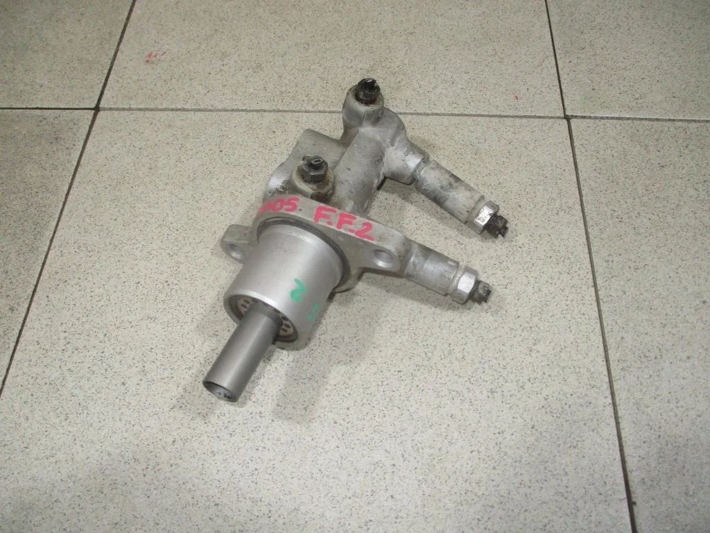 Цилиндр тормозной главный Ford Focus 2