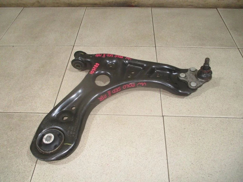 Рычаг передний правый Volkswagen Polo 6