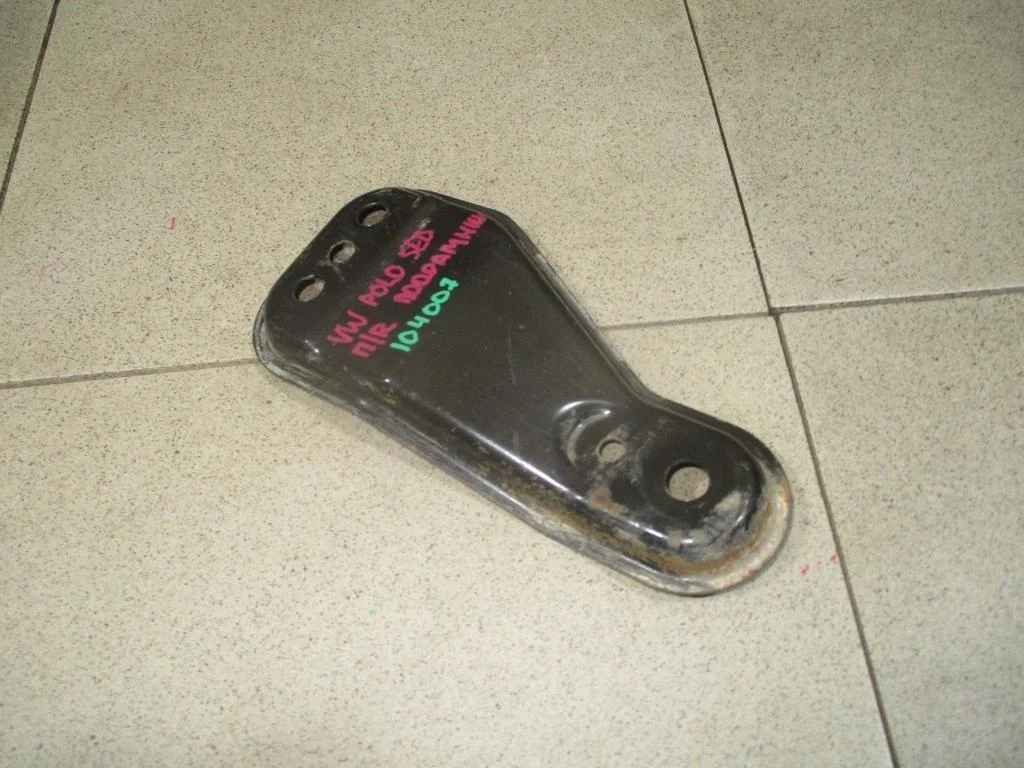 Кронштейн переднего рычага Volkswagen Polo 5