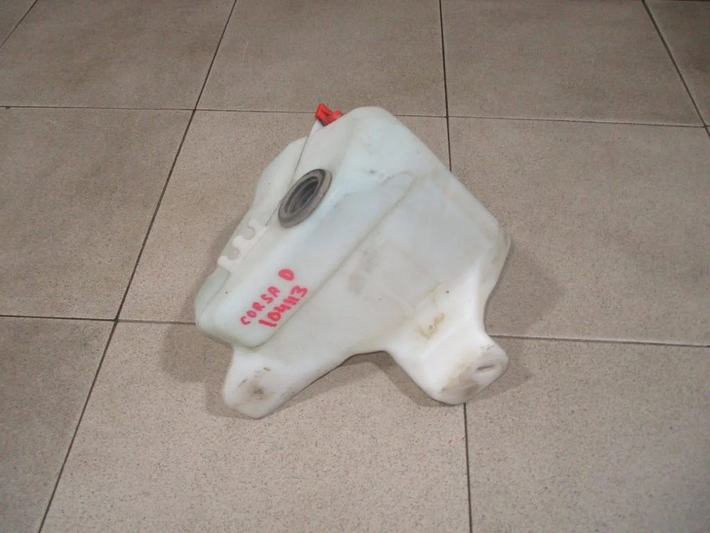 Бачок омывателя лобового стекла Opel Corsa 2008 D