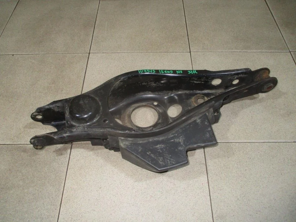 Рычаг задний поперечный правый Lexus NX200t 2015 AZ10