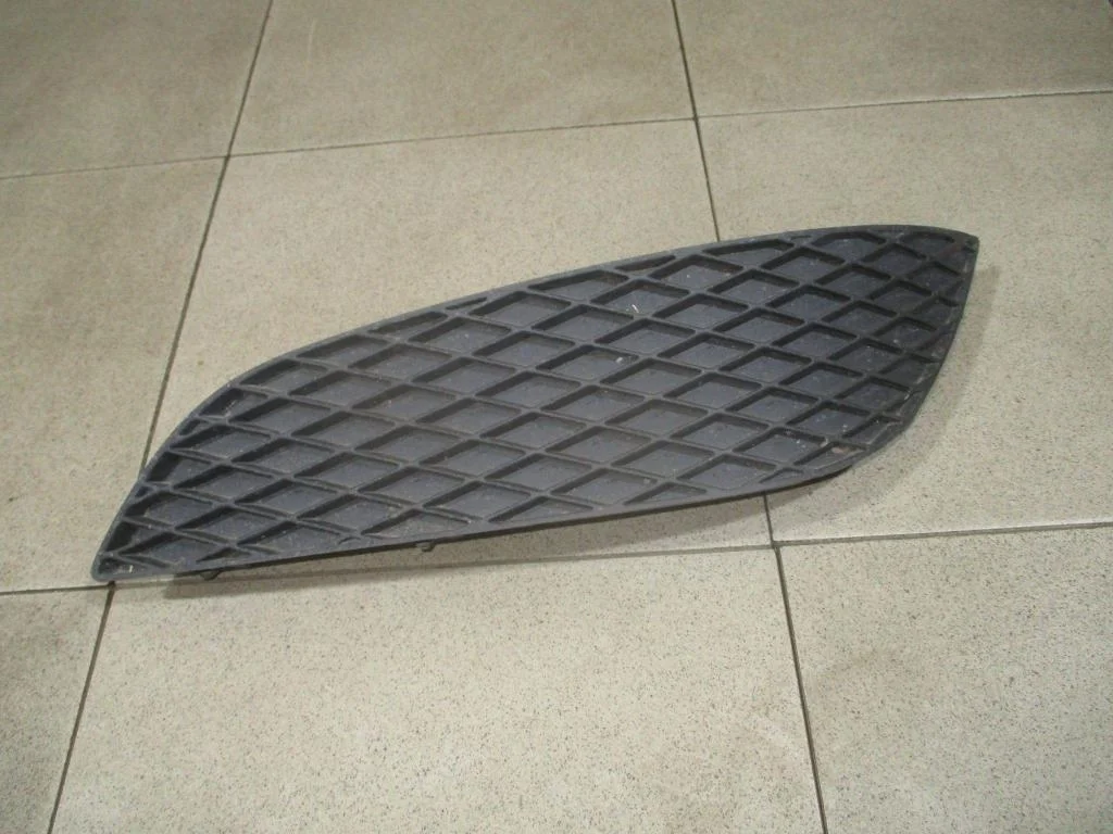 Решетка в бампер левая Opel Astra 2011 H