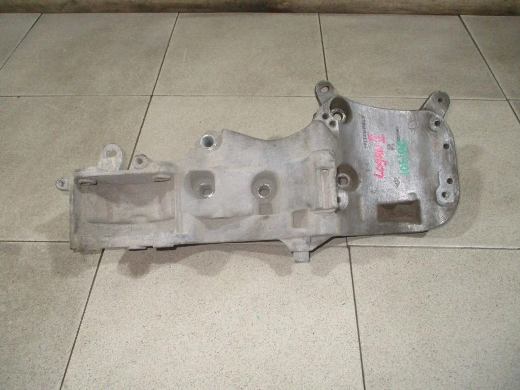 Кронштейн генератора Renault Logan 2 L52