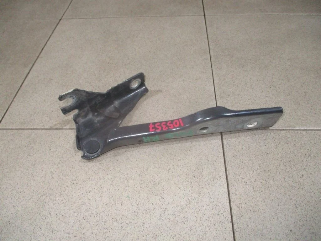 Петля капота правая Volkswagen Polo 5