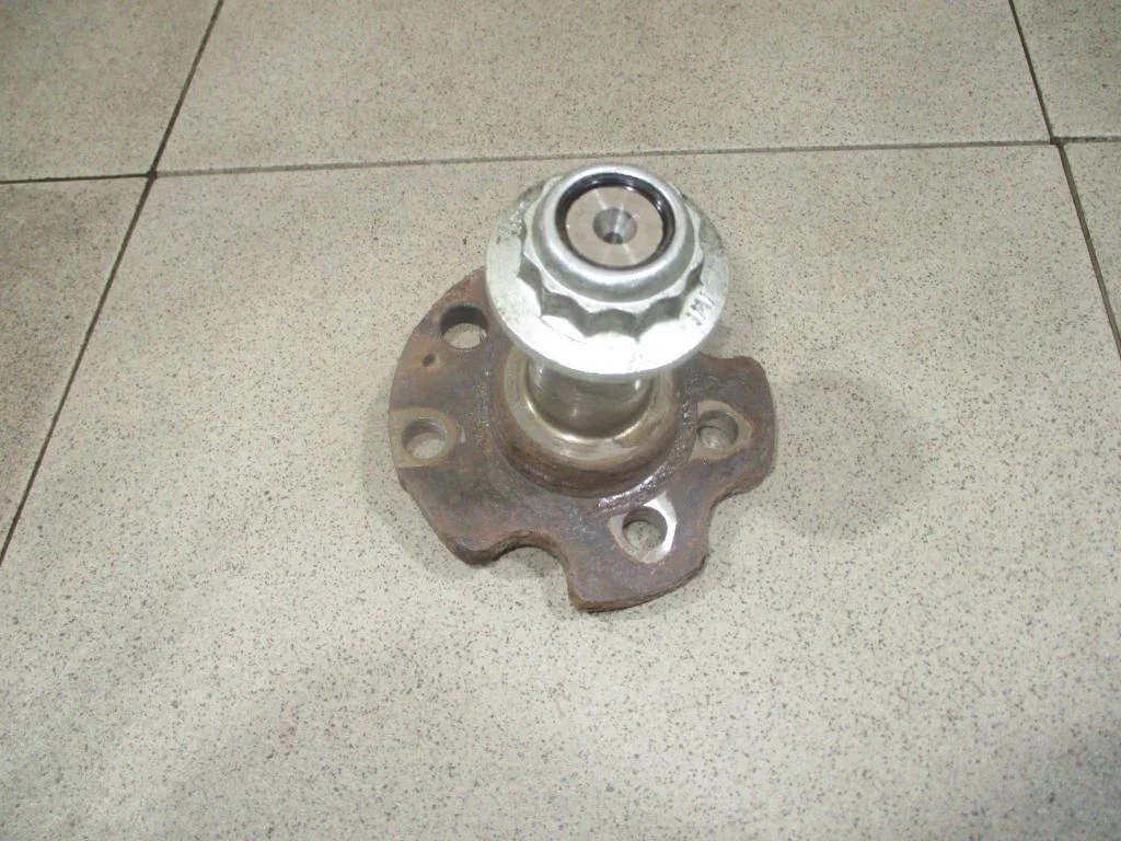 Цапфа Volkswagen Polo 5