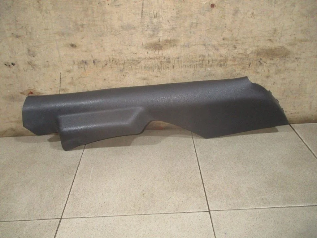 Обшивка стойки Volkswagen Polo 5