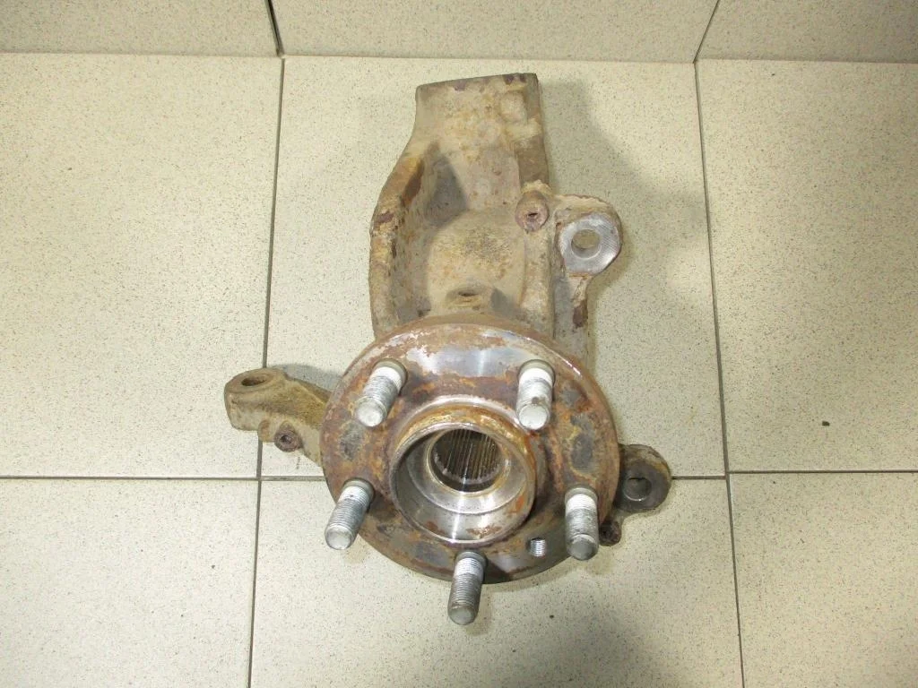 Кулак поворотный передний правый Land Rover Freelander 2 2008 LR2