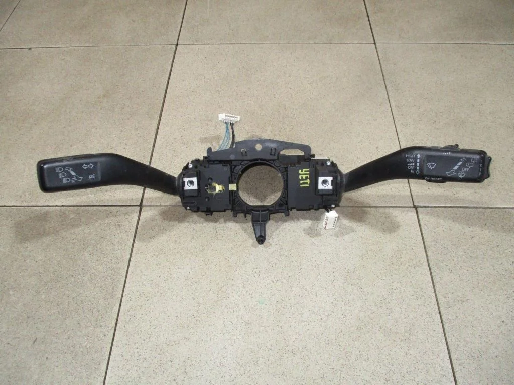 Переключатель подрулевой сборе Skoda Yeti 2012 (5L)