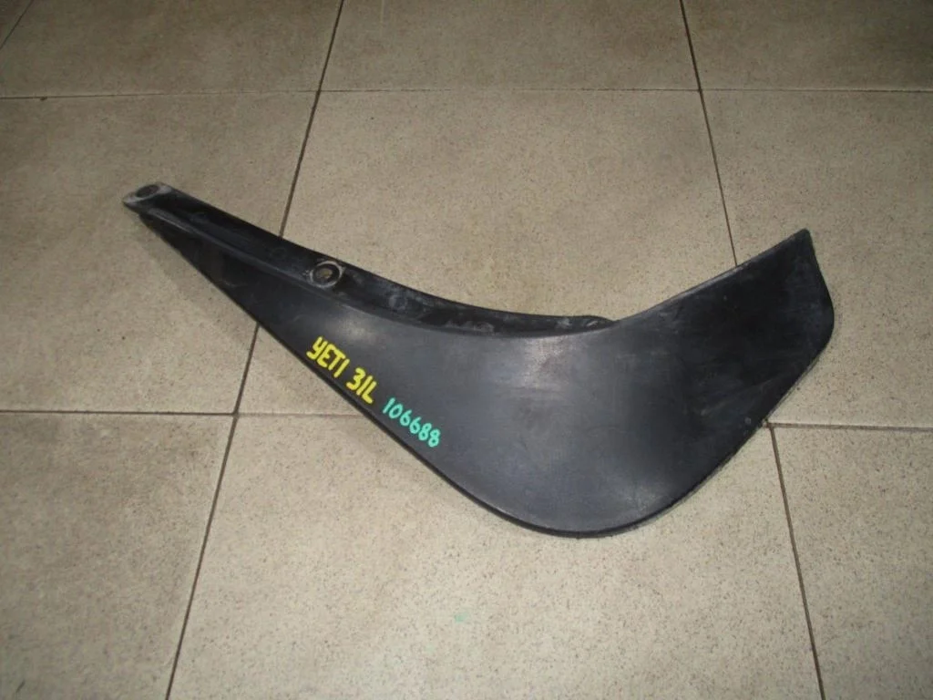 Брызговик задний левый Skoda Yeti 2012 5L