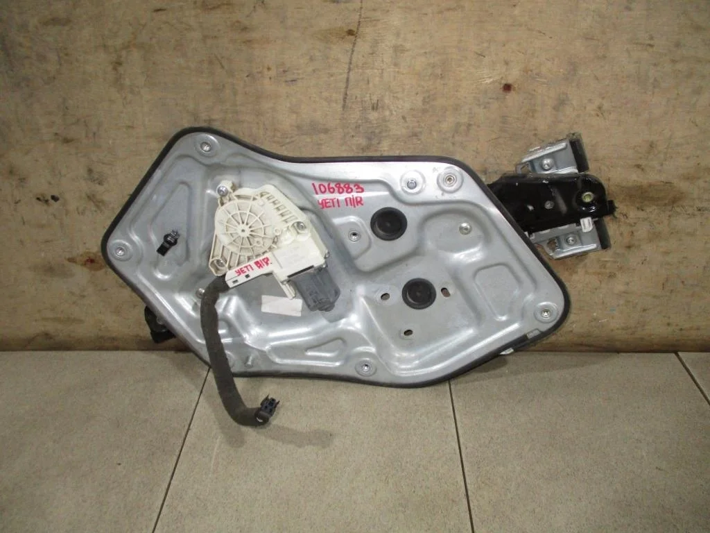 Стеклоподъемник передний правый Skoda Yeti 2012 5L