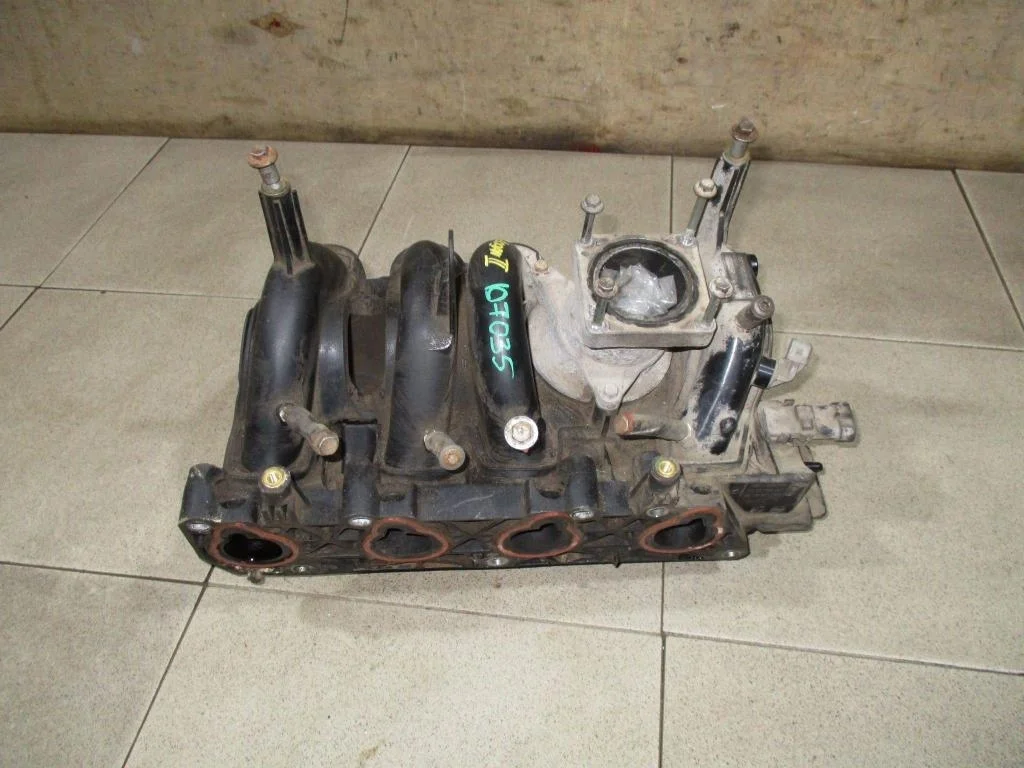 Коллектор впускной Renault Logan 2 L52