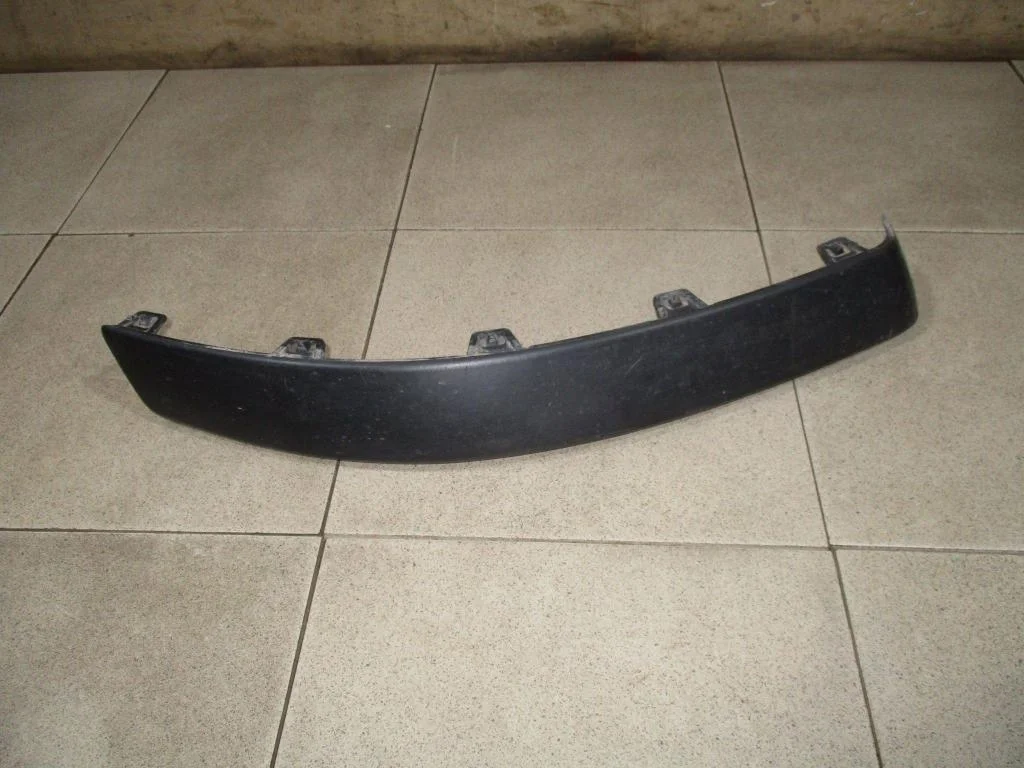 Молдинг переднего бампера правый Citroen C4 2007