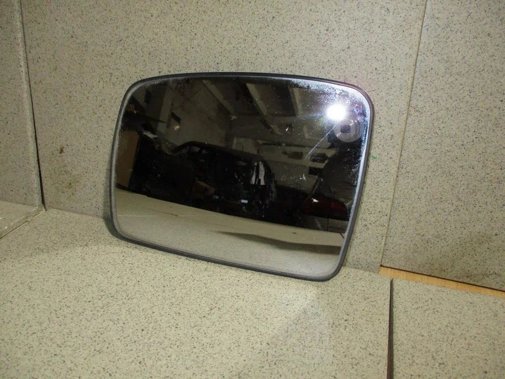 Стекло зеркала левое Land Rover Freelander 2 2008 LR2
