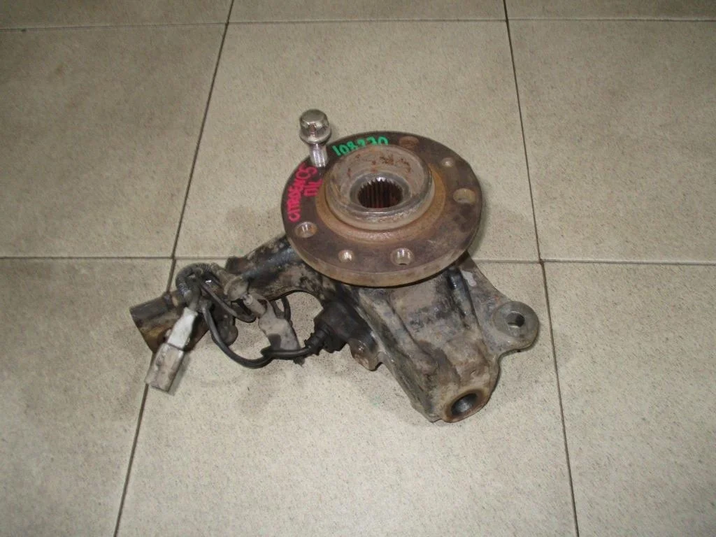 Кулак поворотный передний левый Citroen C5 2008 RD/TD