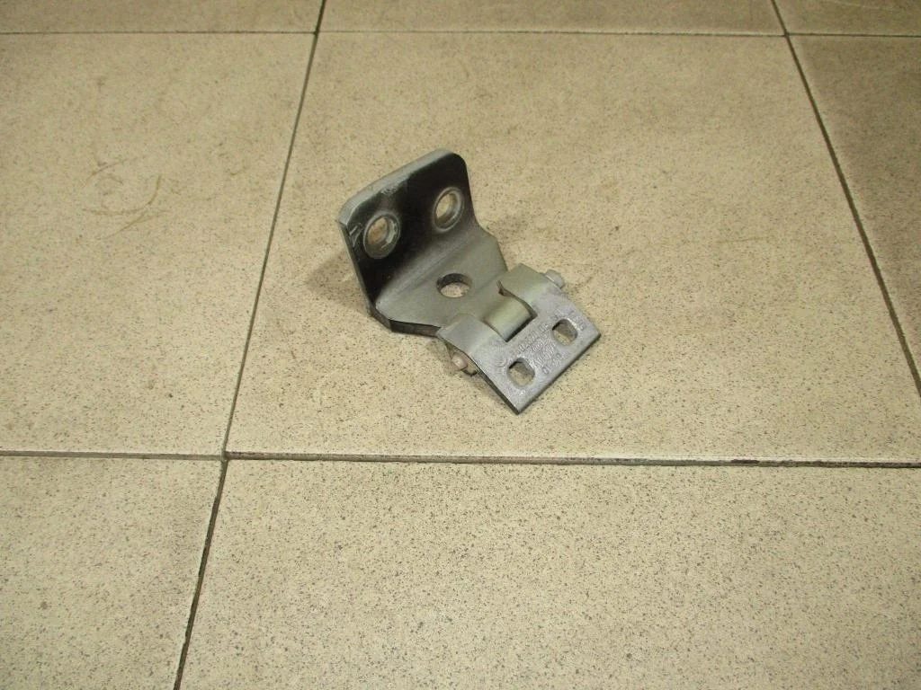 Петля двери BMW X3 2008 (E83)