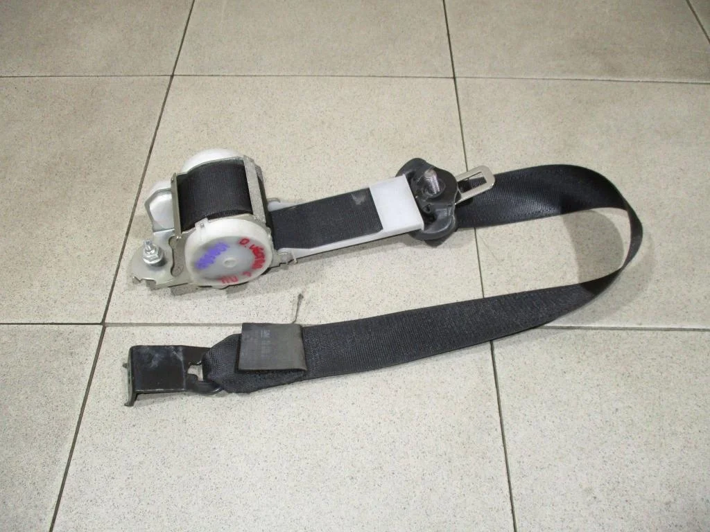 Ремень безопасности Opel Vectra