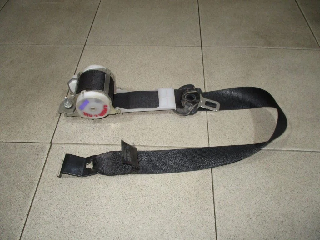 Ремень безопасности Opel Vectra