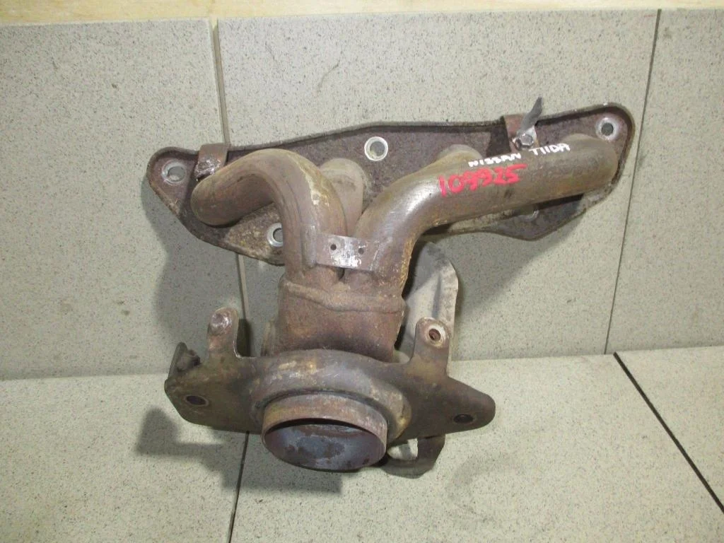 Коллектор выпускной Nissan Tiida 2012 (C11)