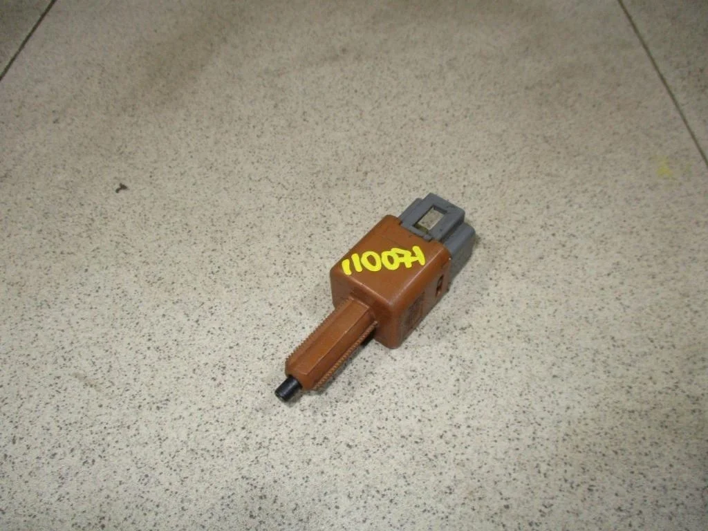 Датчик включения стопсигнала Nissan Qashqai 2014 J11