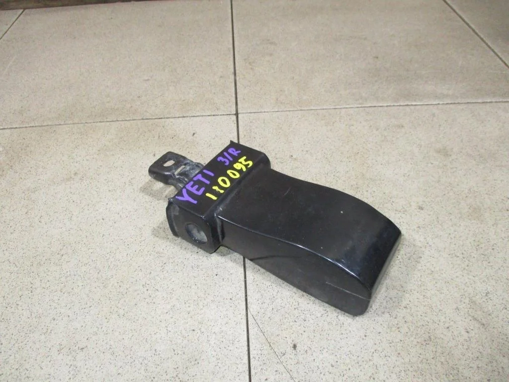 Ограничитель двери Skoda Yeti 5L