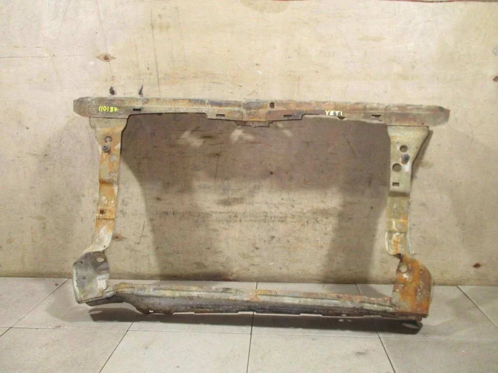 Панель передняя Skoda Yeti 2012 5L