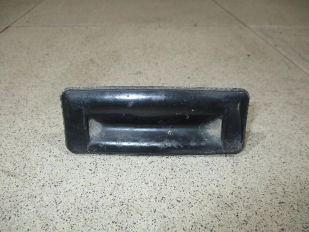 Кнопка открывания багажника Skoda Yeti (5L)