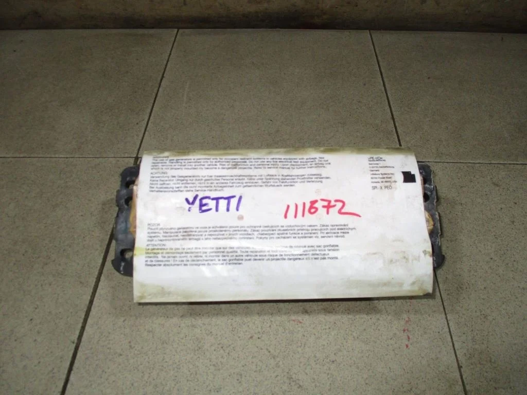 Подушка безопасности в торпедо Skoda Yeti 2012 5L