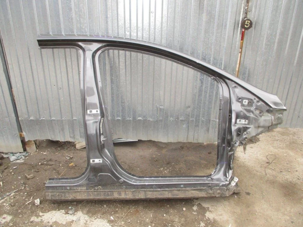 Порог со стойкой правый Ford Focus 3