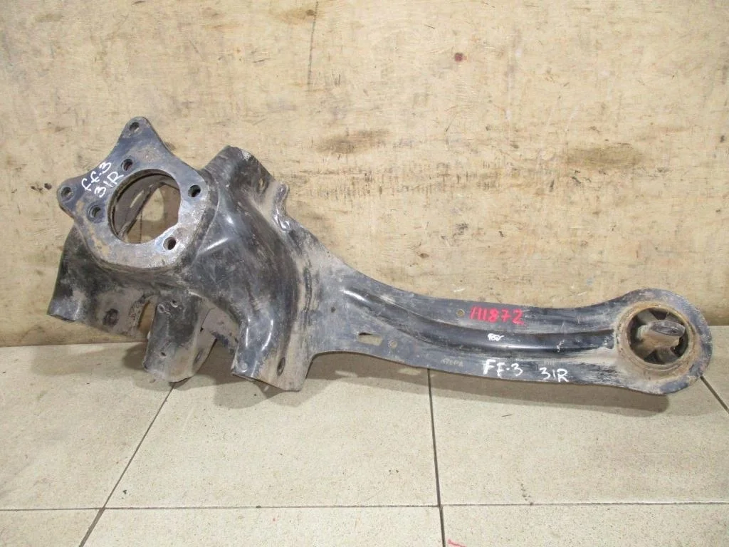 Рычаг задний продольный правый Ford Focus 2018 3