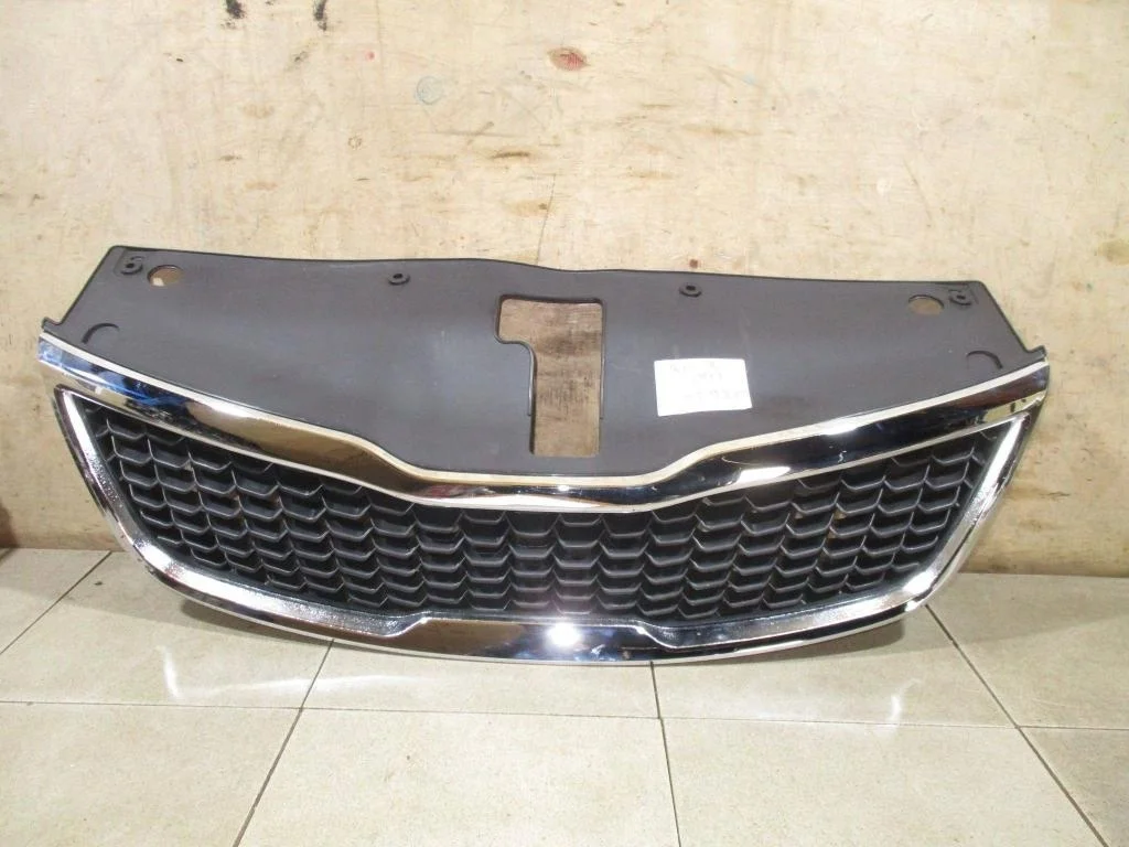 Решетка радиатора Kia RIO (UB)