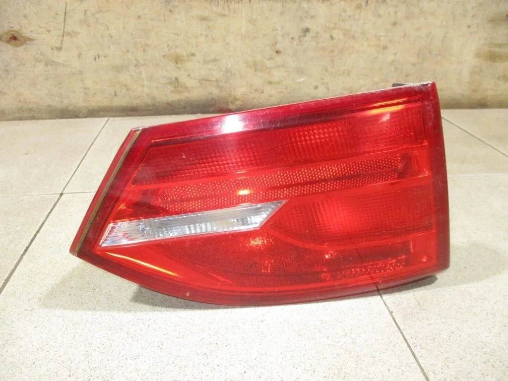 Фонарь задний внутренний левый Volkswagen Jetta (A6)