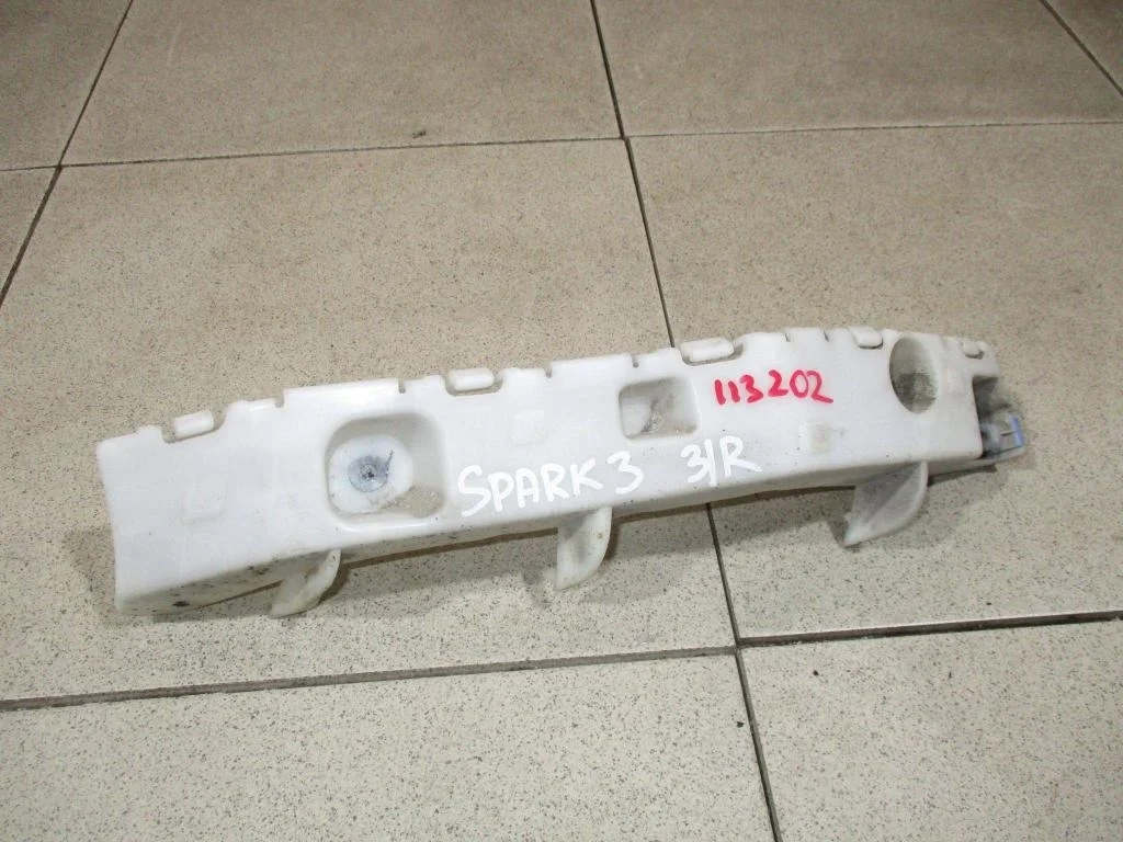 Кронштейн заднего бампера правый Chevrolet Spark 2010 (M300)