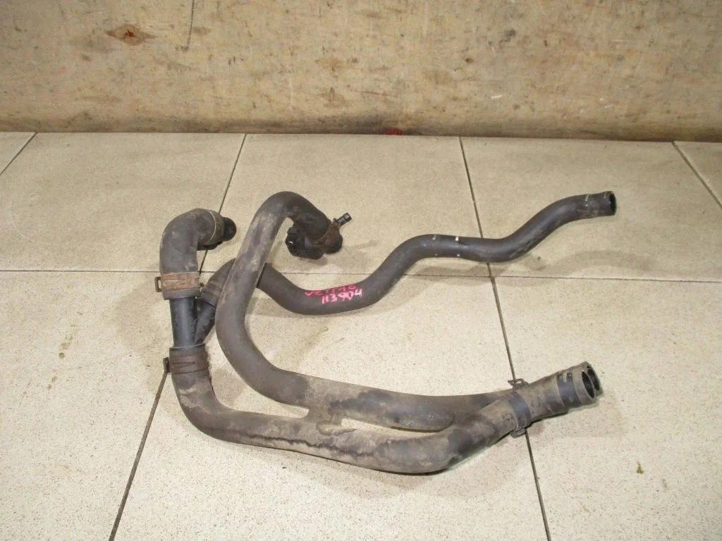Патрубок отопителя Volkswagen Jetta 2012 (A6)