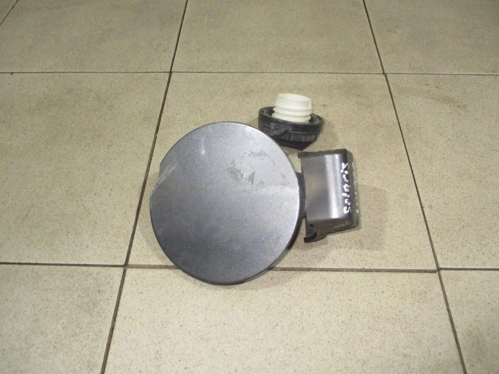 Лючок бензобака Hyundai Solaris 1