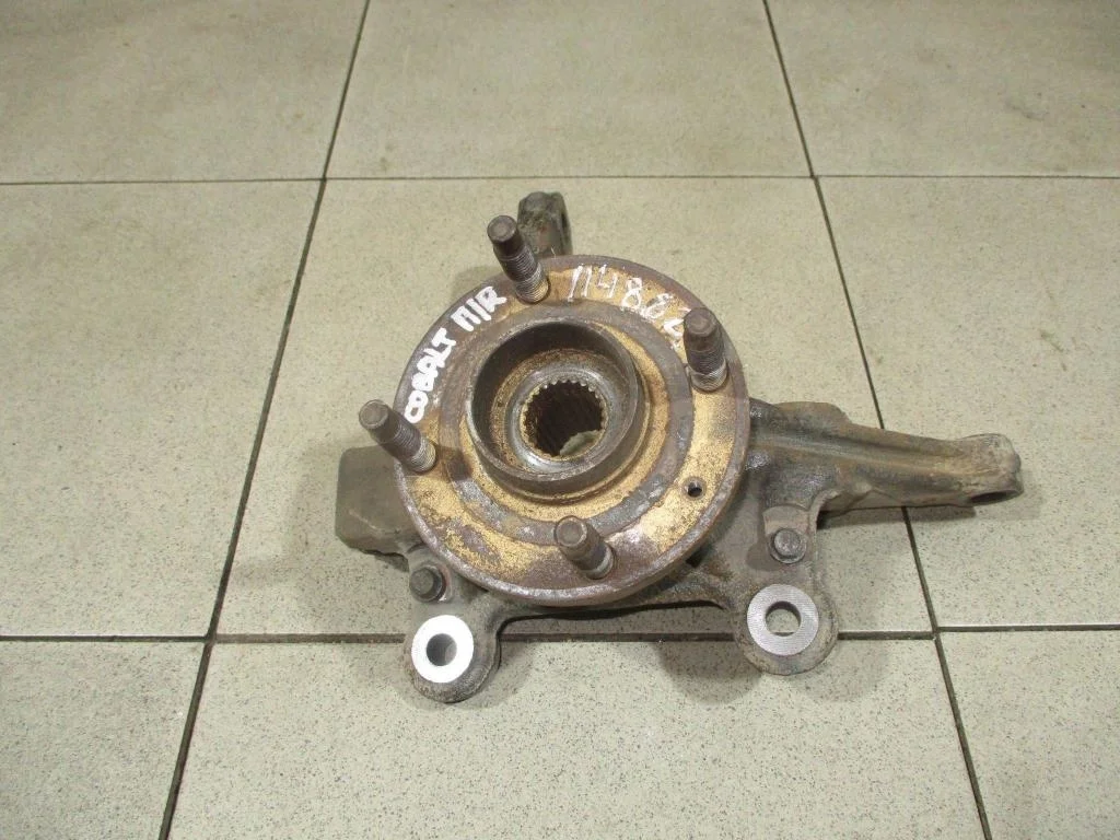 Кулак поворотный передний правый Chevrolet Cobalt II